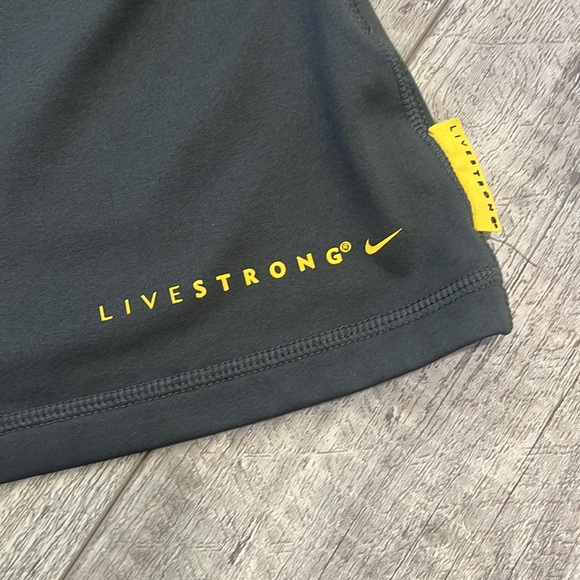 Nike Livestrong Quarter Zip Pullover- Size XL - Picture 8 of 8
